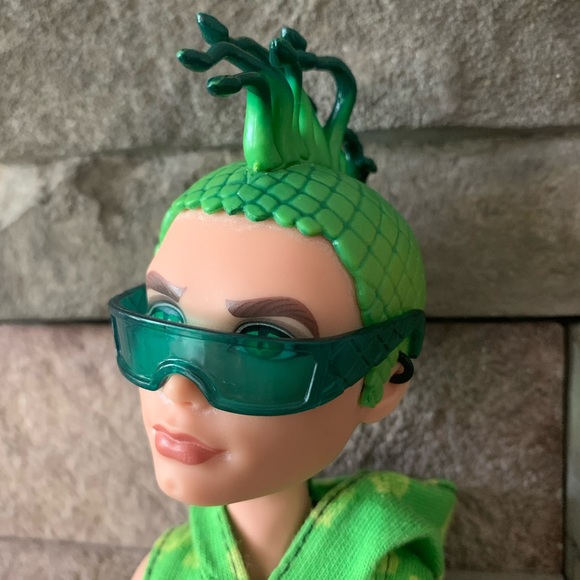 Monster High Deuce Gorgon Scaris City of Frights 2012 Retired Doll - Picture 5 of 10